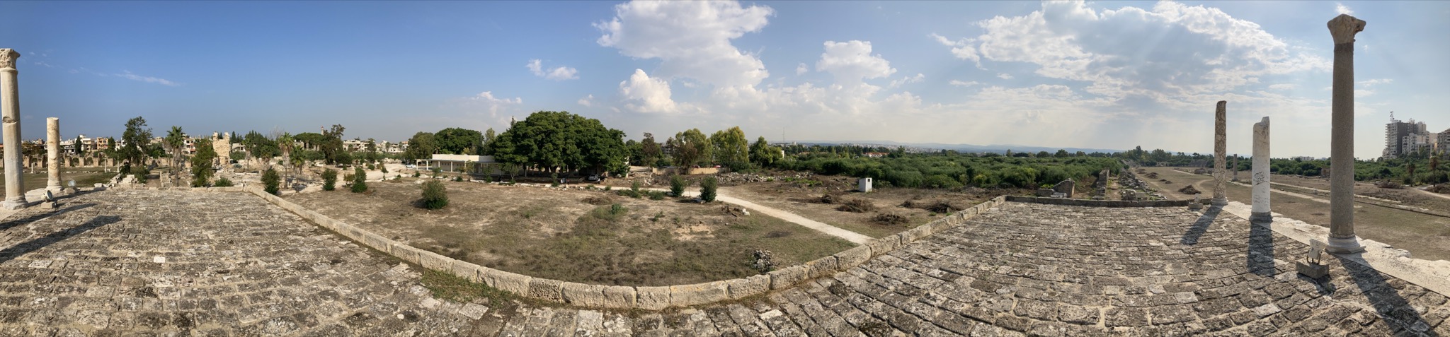 Vue panoramique de l'hippodrome romain de Tyr